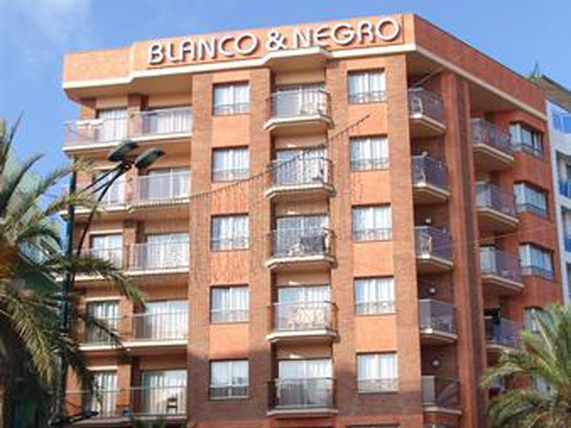 Blanco Y Negro Apartments Lloret de Mar Dış mekan fotoğraf