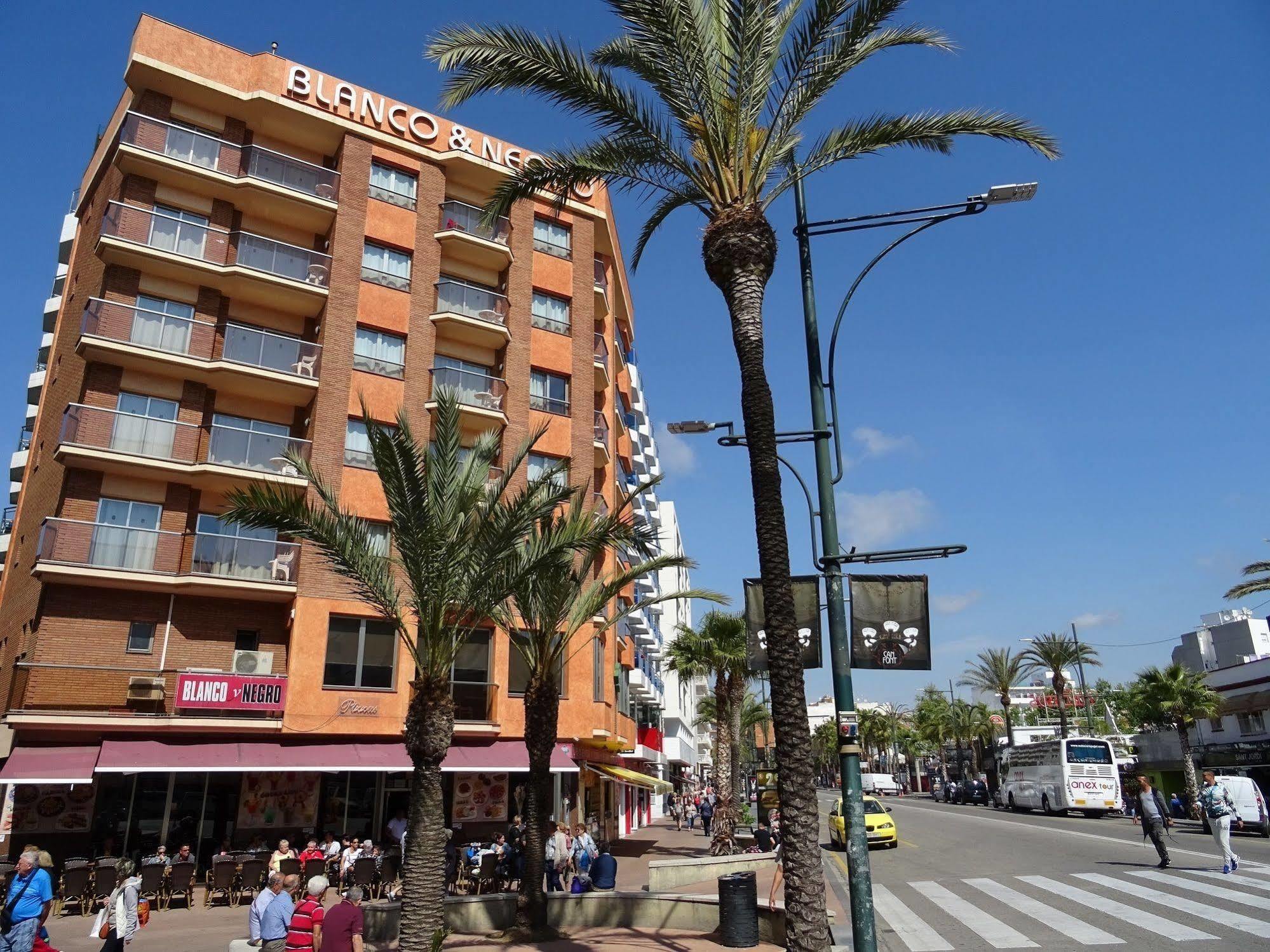 Blanco Y Negro Apartments Lloret de Mar Dış mekan fotoğraf