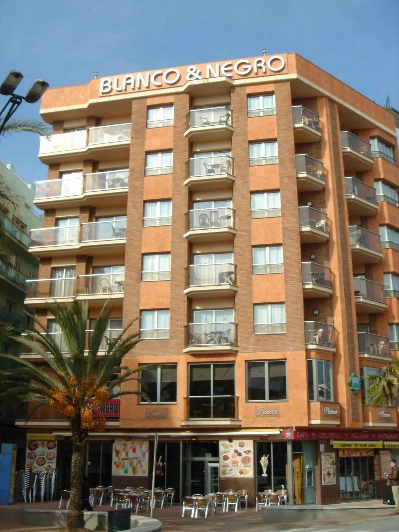 Blanco Y Negro Apartments Lloret de Mar Dış mekan fotoğraf