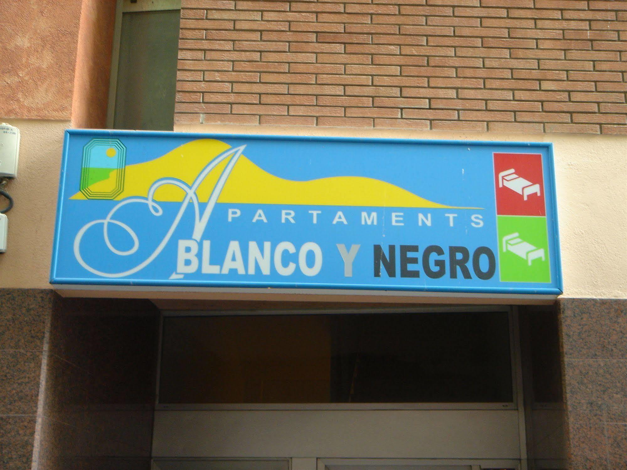 Blanco Y Negro Apartments Lloret de Mar Dış mekan fotoğraf